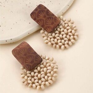 Elegant Brown and Cream Beaded Earrings